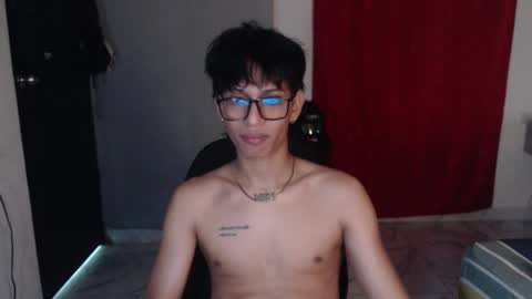 Snapshot of niklaus_wolf chatting on October 7, 5:47 am niklaus_wolf online show from October 7, 5:47 am