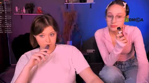 Snapshot of nikol_kitt chatting on October 19, 8:13 pm Little Niko Help me reach my goals online show from October 19, 8:13 pm
