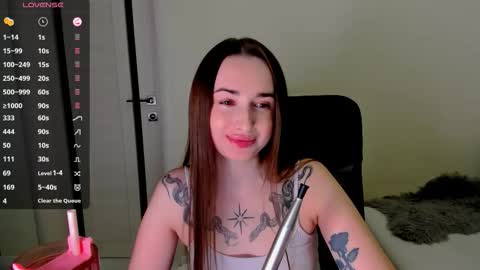 Snapshot of nikoll_s chatting on September 17, 4:16 am online show from September 17, 4:16 am