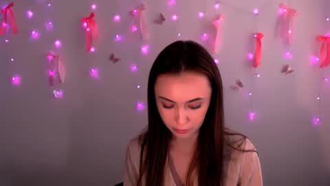 nikonara_ online show from May 6, 2:56 pm