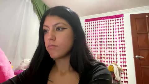 Snapshot of nikyyyy333 chatting on February 28, 11:34 pm nikyyyy333 online show from February 28, 11:34 pm