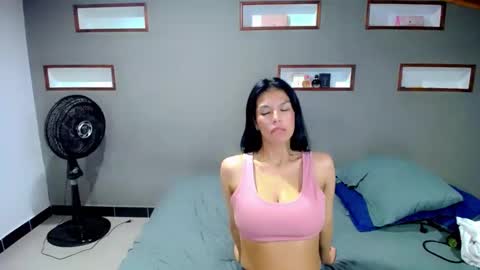 Snapshot of nila_kaia chatting on January 23, 11:58 pm nila online show from January 23, 11:58 pm