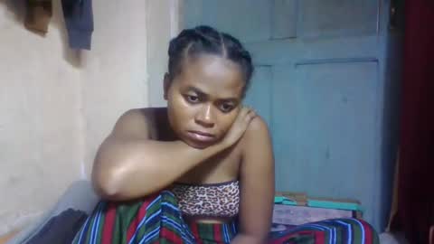 nilah online show from May 13, 6:28 pm