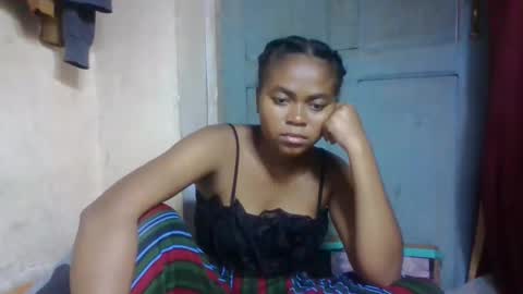 nilah online show from May 12, 5:33 pm