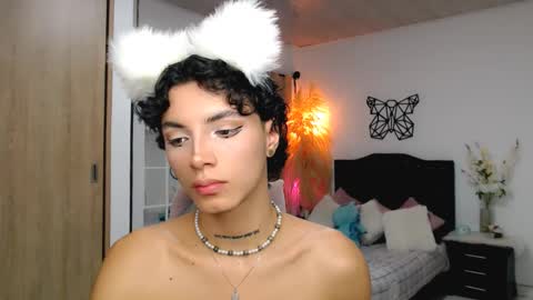 Snapshot of nilam217 chatting on February 22, 5:02 pm Nilam online show from February 22, 5:02 pm
