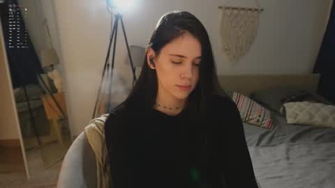 Jennet online show from November 18, 6:11 pm