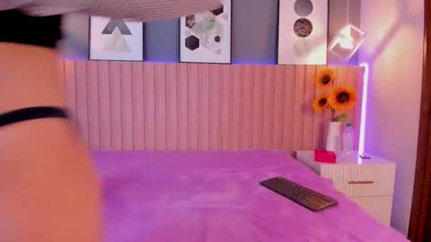 nina_ford_ online show from November 29, 3:47 am