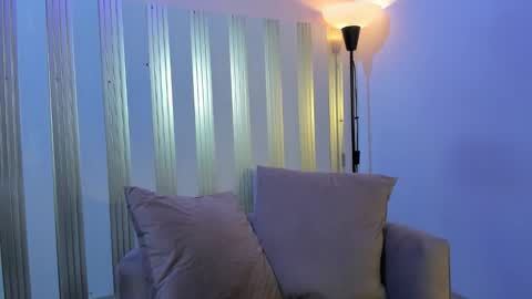 nina_glow_ online show from March 3, 11:50 am