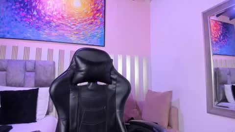 nina_glow_ online show from March 24, 11:38 am