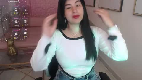 Nina online show from December 15, 1:18 pm