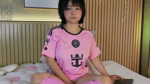 NINA online show from May 21, 12:33 pm