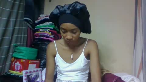 ninaeaa online show from May 30, 1:09 pm