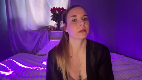 Snapshot of ninaglow_ chatting on September 26, 10:23 am ninaglow_ online show from September 26, 10:23 am