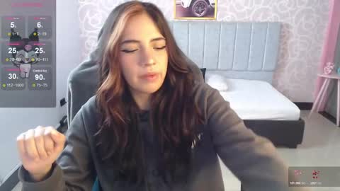 Snapshot of ninfa_ch chatting on December 11, 11:19 am Ninfa  online show from December 11, 11:19 am
