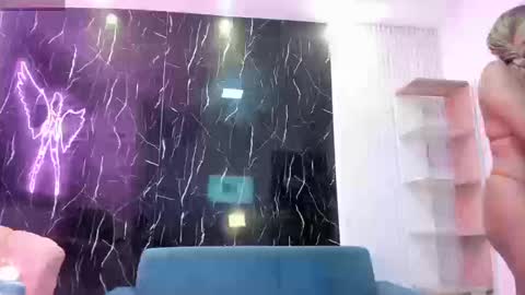 nini_beyker online show from March 12, 1:15 pm