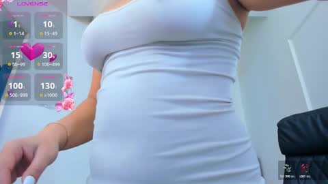 nina dee online show from November 17, 4:37 am