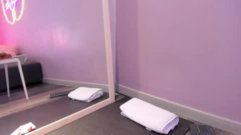 Snapshot of ninna_monroe_ chatting on September 29, 5:45 pm Ninna online show from September 29, 5:45 pm