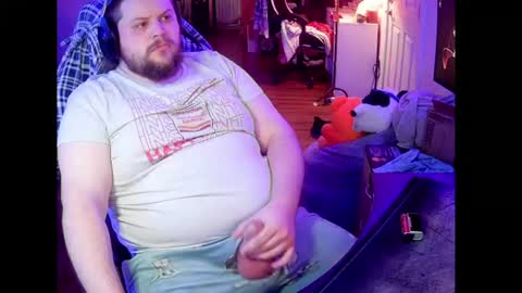 HungStepSon online show from June 13, 12:15 pm