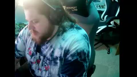 HungStepSon online show from July 11, 1:25 pm