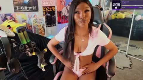 NIVIA WOLFE online show from January 30, 4:24 pm