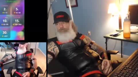 Snapshot of njdbear chatting on December 1, 9:50 pm Don online show from December 1, 9:50 pm