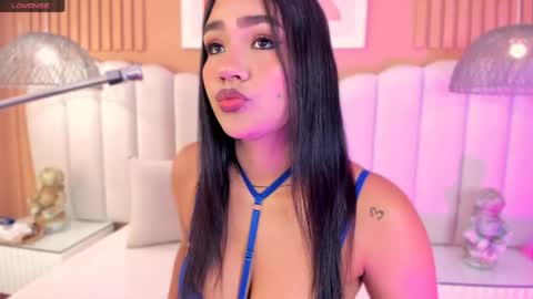 Noa online show from April 19, 2:56 am