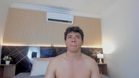 Noah online show from December 3, 7:14 pm