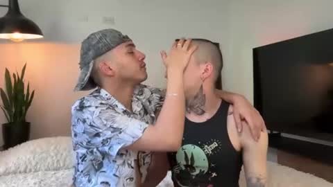 noah_and_steven online show from July 28, 4:39 pm