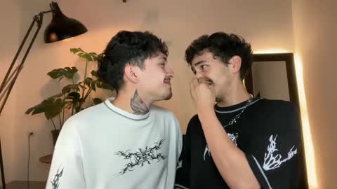 noah_and_steven online show from June 5, 4:30 am