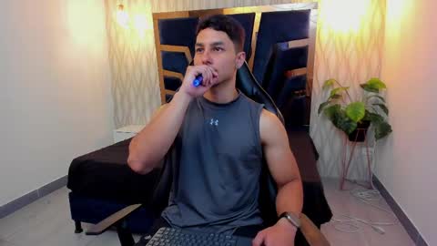 Noah online show from April 29, 3:39 pm