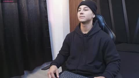 Noah online show from March 8, 1:37 pm