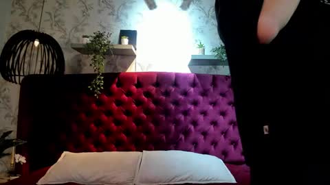 noah_dupont_ online show from February 5, 11:47 am