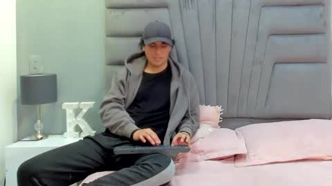 Noah Ferrary online show from November 4, 9:27 pm