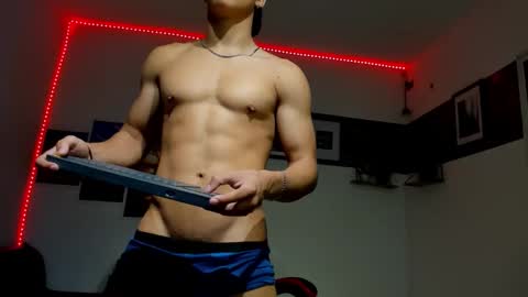 Snapshot of noah_flynn1 chatting on October 24, 6:03 am noah_flynn1 online show from October 24, 6:03 am