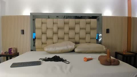  NOAH  online show from April 13, 11:25 am