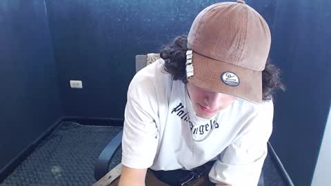 noah_sokolov online show from November 6, 3:04 pm