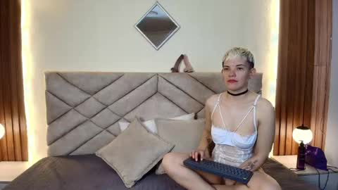 Noah And Gaia online show from May 16, 7:56 pm