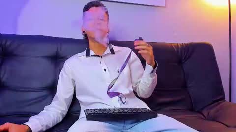 noahh_sky online show from April 29, 3:44 am