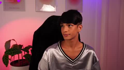 Noah     online show from February 19, 1:06 pm