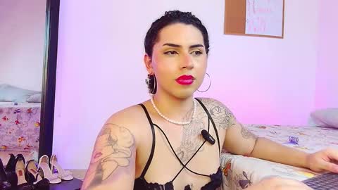 noahmonroe_11 online show from November 23, 10:08 pm