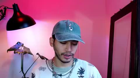 Noah online show from April 5, 4:04 pm