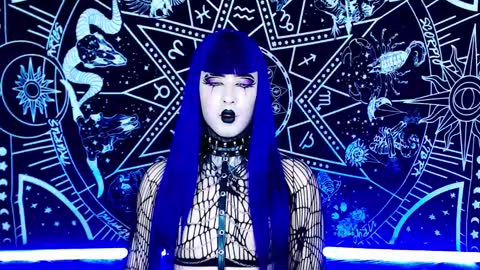 caroline online show from December 3, 1:15 am