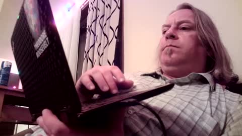 Snapshot of nodak808 chatting on December 6, 12:22 pm Jonny Coxman online show from December 6, 12:22 pm