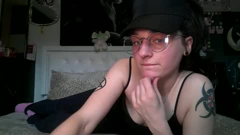 Noelle online show from March 25, 5:09 pm