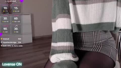 noelleneptune online show from March 21, 12:49 am