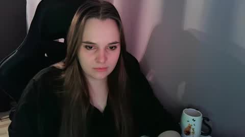 noir_ember_ online show from October 16, 12:16 pm