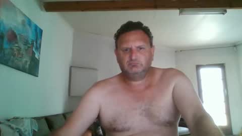 Snapshot of nollie244 chatting on February 1, 12:15 pm Nollie online show from February 1, 12:15 pm