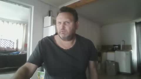 Snapshot of nollie244 chatting on September 11, 5:20 am Nollie online show from September 11, 5:20 am