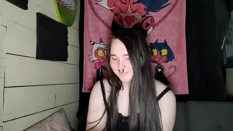 nonbinarybeauty20 online show from May 14, 7:28 am