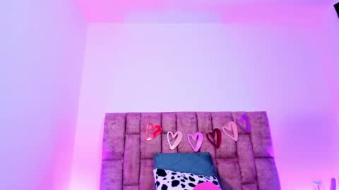 Nora Da Silva online show from June 3, 3:42 am